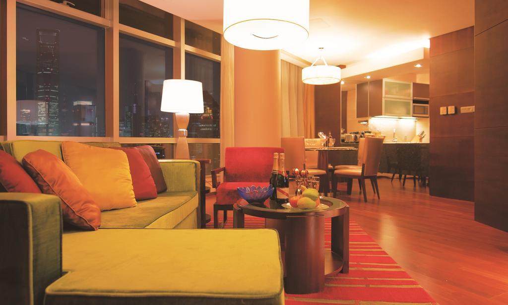 Union Square, Shanghai Pudong - Marriott Executive Apartments الغرفة الصورة
